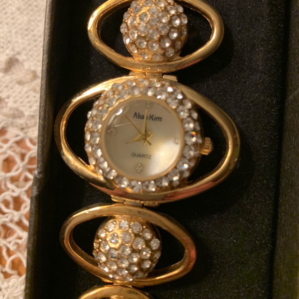 Ladies Crystal Watch